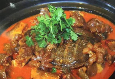 甲鱼鸡子牛鞭煲