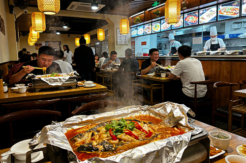 纸包鱼店日常场景