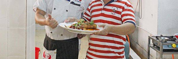 深圳煌旗炒菜培训学员合影2