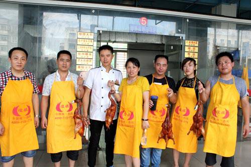 深圳观澜煌旗小吃培训学员合影