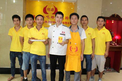 东莞塘厦烧烤培训班全体学员合影