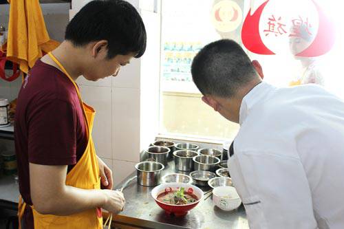 煌旗牛肉面培训学员实操作品