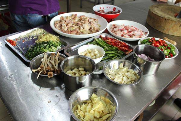 煌旗湘菜厨师培训食材