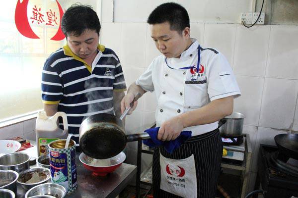 煌旗推出原味汤粉培训班