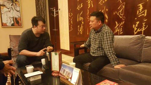 煌旗负责任与兴义市市长会面